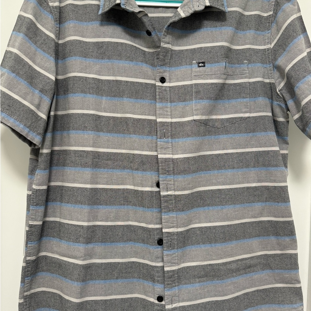 Quiksilver Men's Gray and Blue Striped Shirt